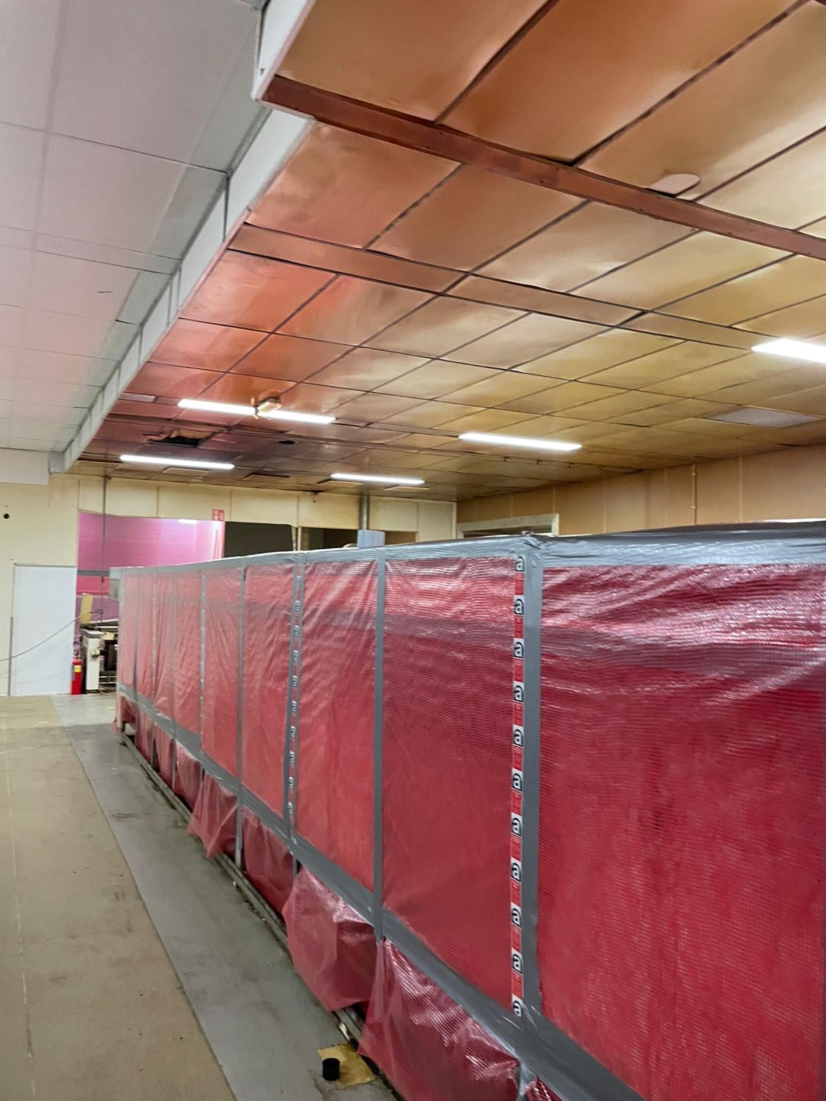 Saneren van een ovenlijn in fabriek